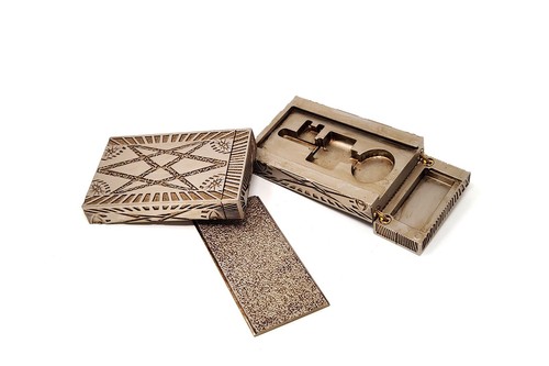 Men letters puzzle box - men,