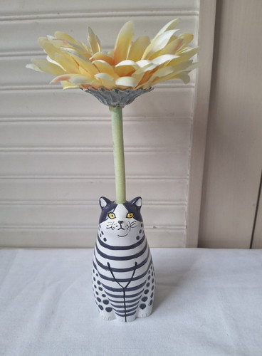 Cat shaped mini bud - , with