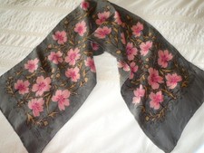 VINTAGE  LIBERTY LONDON NECK