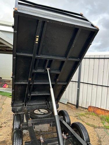 Hydraulic tipper trailer - hydraulic,