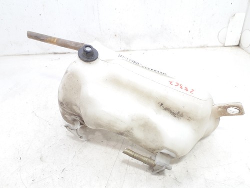 2118602160 screan washer tank