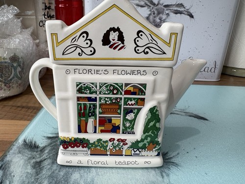 Beautiful wade teapot - beautiful,