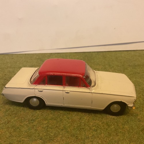 Triang spot 280 vauxhall - on,