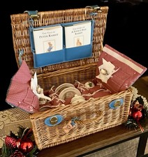 Rare WEDGWOOD B. Potter PETER RABBIT 10 Pc TEA SET In Thomas Swain Picnic Basket