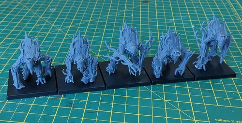 Highlands miniatures feral - highlands,