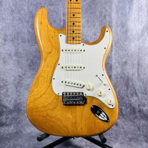 Fender 1975 stratocaster used - fender,