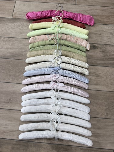 Padded coat hangers - 19,