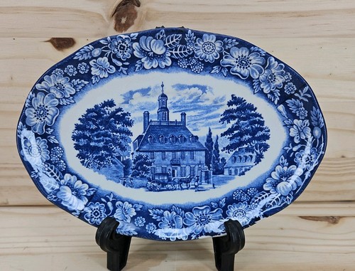 Gravy boat plate - plate, featuring