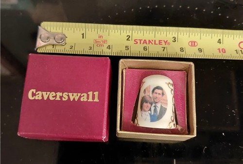 Caverswall boxed thimble royal - thimble,