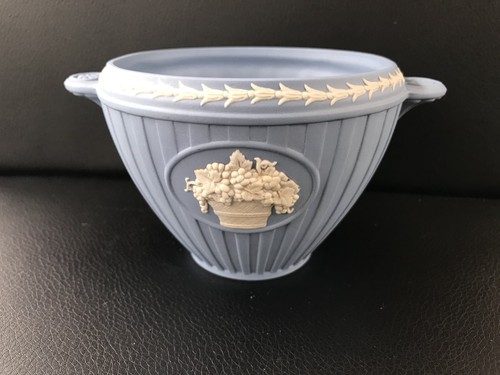 Wedgwood blue jasperware - blue,