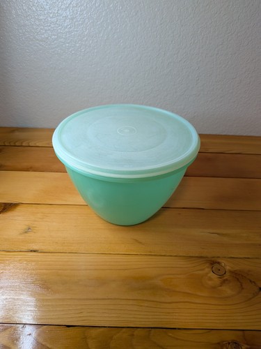 Vintage tupperware crisp - vintage, crisp-it