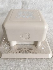 Martha Stewart Punch All Over The Page Paper Craft Punch