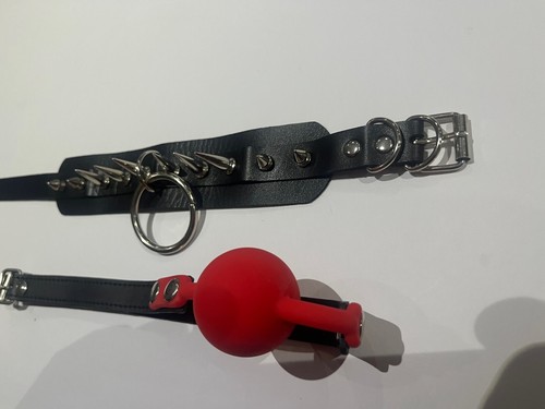 Sexy red rubber mouth - sexy,