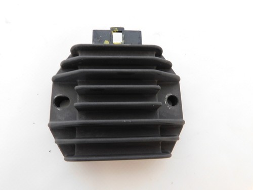 Voltage regulator piaggio - regulator,