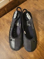 Acupuncture Shoes Size 6