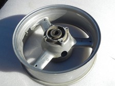 TRIUMPH TT600 REAR Wheel 17 x 5.50 SILVER 2000-2004 sprint 02 - 05 DAYTONA 600 