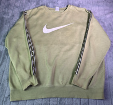 Nike Repeat Fleece Sweatshirt