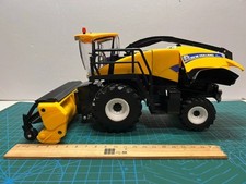 1/32 New Holland FR850
