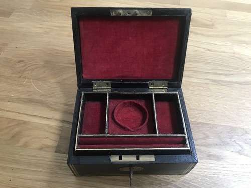 Nice old - looking, vintage