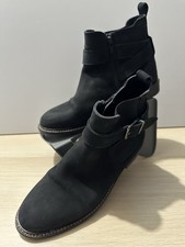 Clarks Women’s Black Nubuck