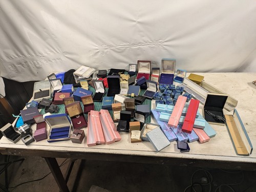 Empty jewellery boxes - 70+,