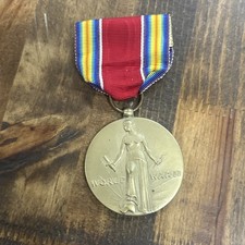 Vtg WWII US Victory Medal