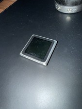 Apple iPod nano 6th Generation 8GB - Silver