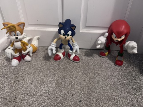 Sonic knuckles tails feva - knuckles,