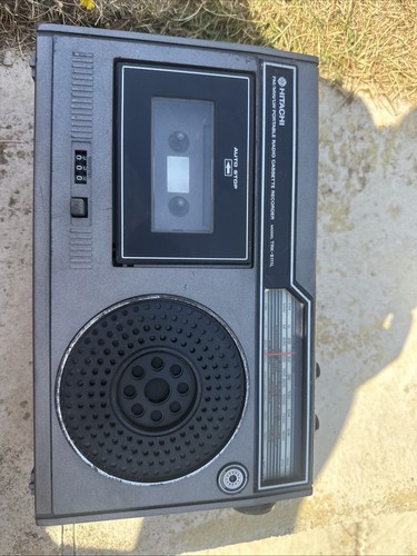 Hitachi portable radio - portable,