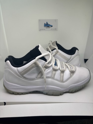 Air jordan men size 10 - 11, 10.5