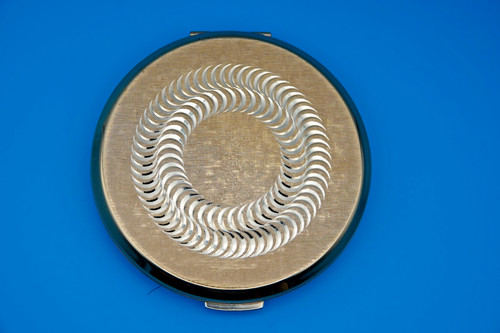 Vintage stratton powder - stratton,