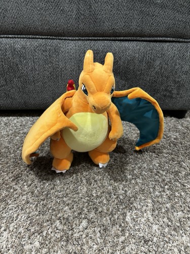 Official pokemon charizard - official,