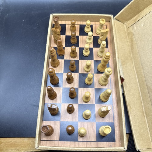 Vintage boxed chess set - chess,