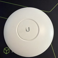 Ubiquiti Networks UAP-AC-PRO UniFi WiFi Access Point