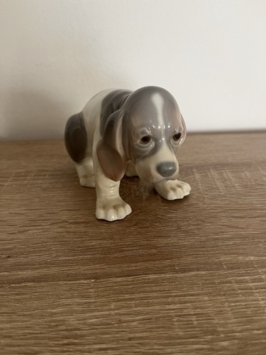 Lladro porcelain sad puppy 40 - sad,