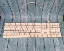 Apple Keyboard Model A1048 USB Wired QWERTY Extended Numerical Keypad UK