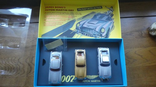 Corgi rt70007 james - james, bond