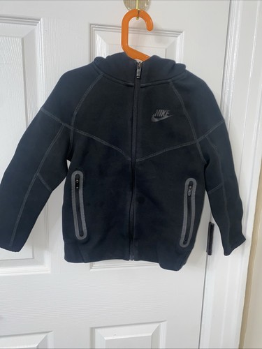 Kids years nike tech - 6-7, suit