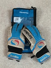 Sondico Aquaspine Goalkeeper Gloves