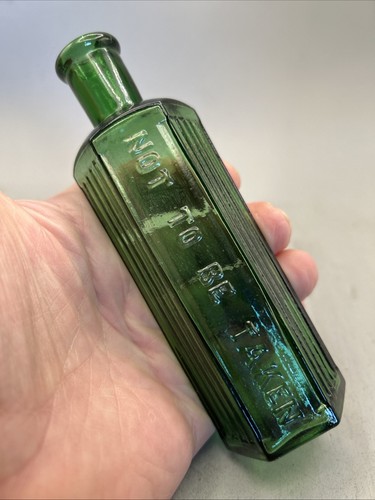 Nice emerald green - emerald,