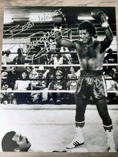 RARE TOM JONES SIGNED 10 X 8