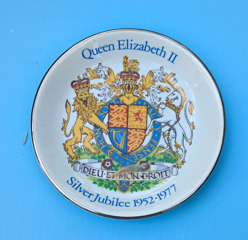 Wood sons queen elizabeth ii - queen,