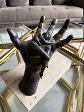 Lorenzo Quinn sculpture