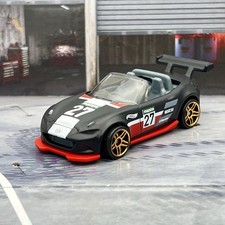 Hot Wheels '15 Mazda MX-5 Miata Black 1:64 Diecast Car [24l]