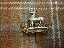 Vintage British Army Cap Badge