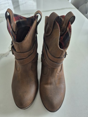 Rocket dog boots size - rocket,