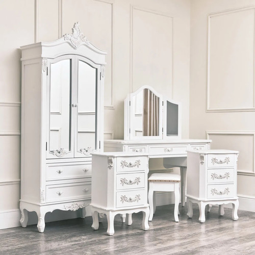 White bedroom furniture set