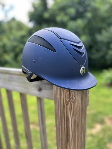 One defender helmet - defender, size