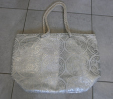 MATALAN - WHITE AND SILVER