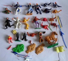 JOB LOT VINTAGE 1960s TIMPO TOY SOLDIER SPARES: COWBOYS & INDIANS: WEAPONS etc